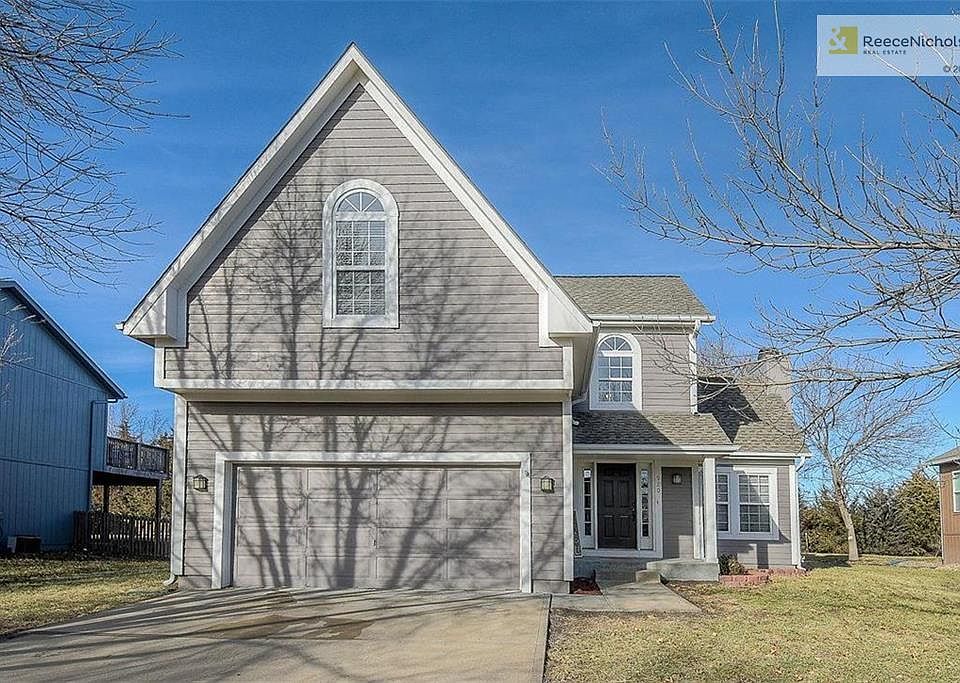 Beautiful 2-story home. Open floorplan and yard backs to trees. Walking distance to Elementary School!