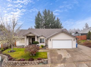 2719 SW Garden Meadow Dr, Grants Pass, OR 97527