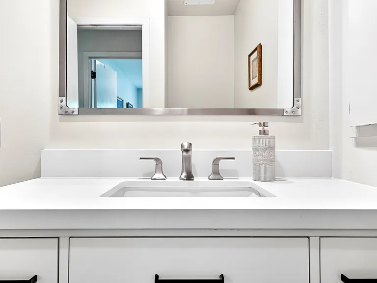 138 Indian Hollow Ct — Photo 3