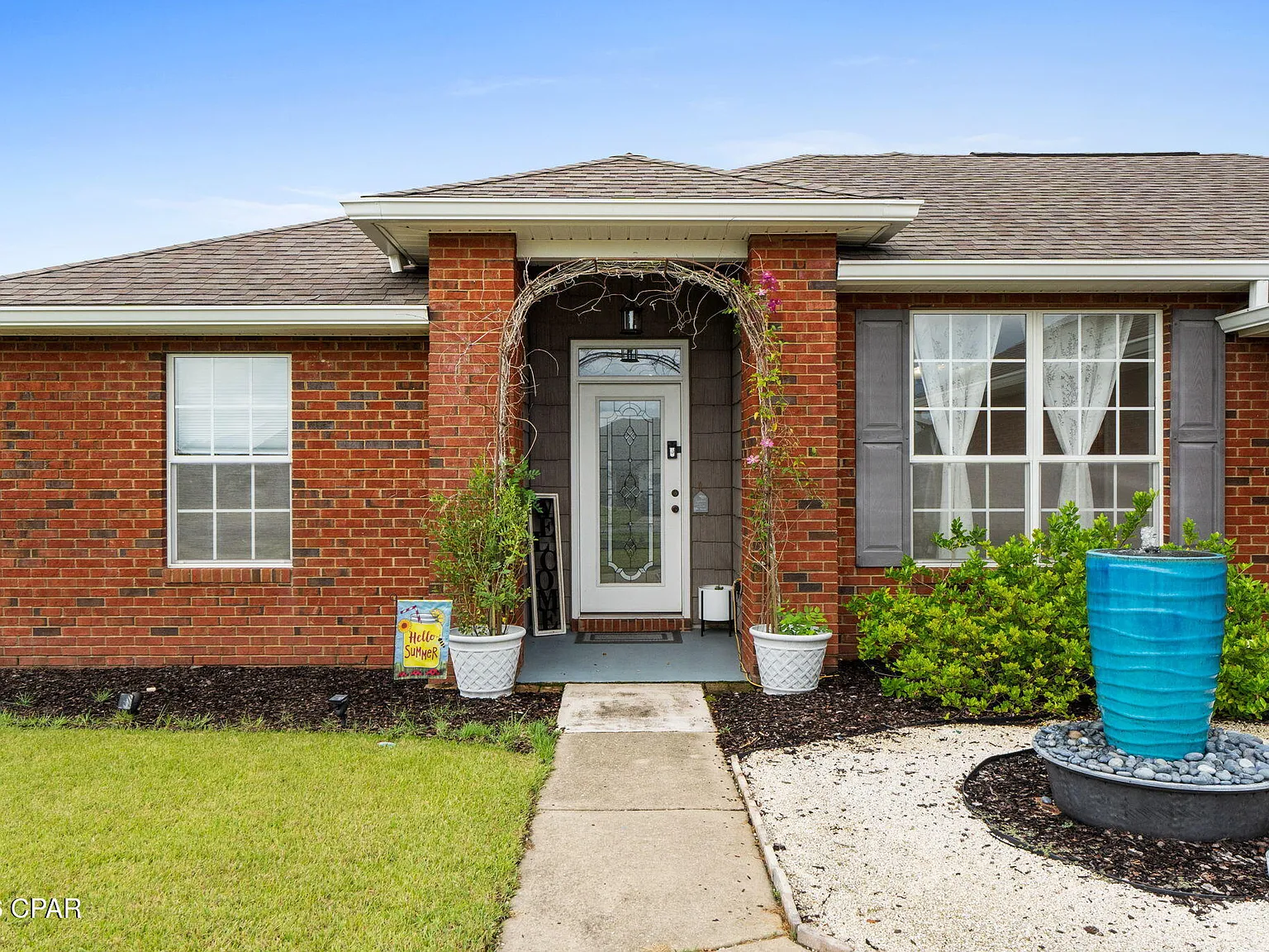 3 bed, 1673 sqft, $2,400 — Photo 3