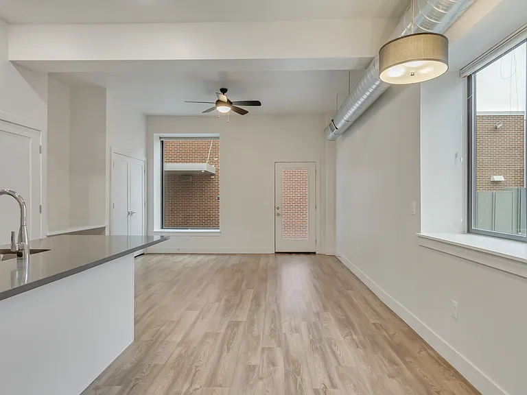 606 W North Temple St #105 — Photo 8