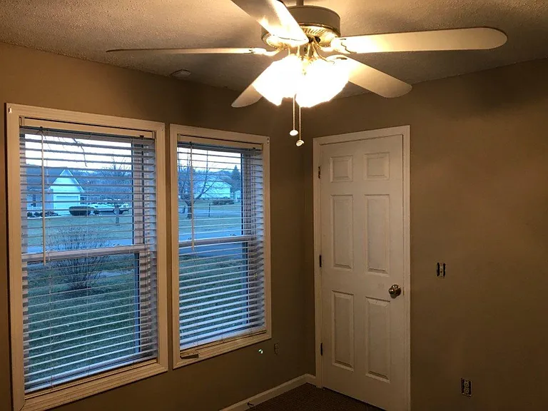 Bay Heights Cir — Photo 15