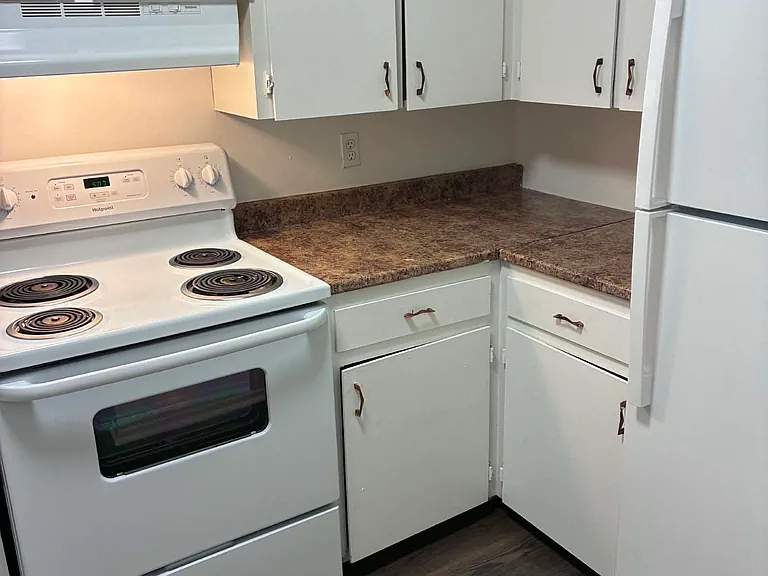 190 Oakdene Ave #211 — Photo 4