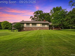 6776 Farley Rd, Pinckney, MI 48169