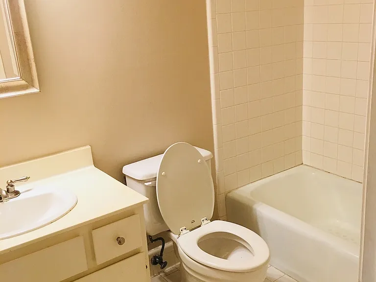213 Hillsboro Pl — Photo 11