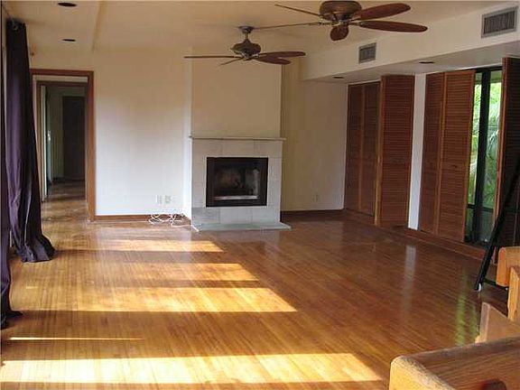 4th image of 4320 Surrey Dr