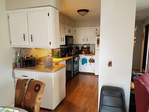 2nd image of 12113 Oak Park Blvd NE