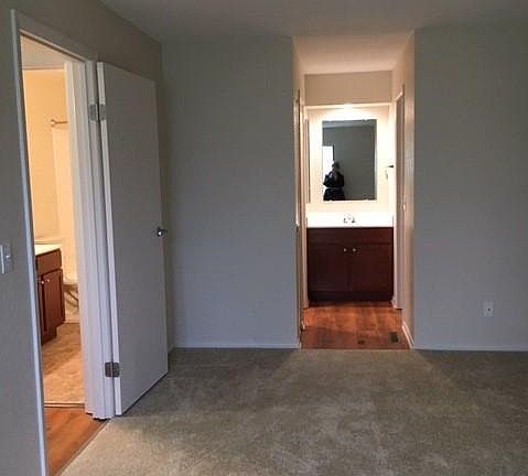 5th image of 1324 Parliament Dr APT B