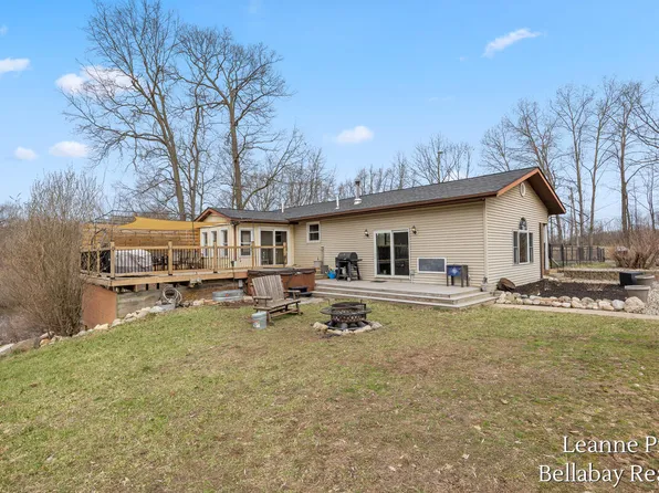 3840 Harrington Rd, Delton, MI 49046