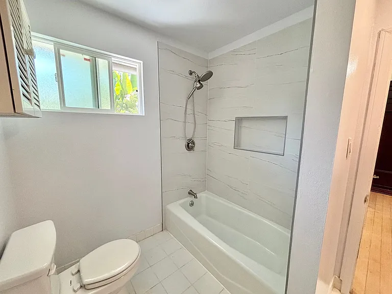 6433 Crescent St — Photo 13