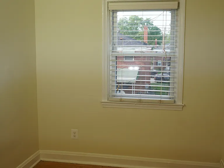 1710 Weston Ave — Photo 24