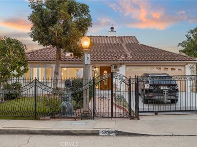 3916 Carnavon Way, Los Angeles, CA, 90027