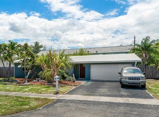 305 SE 3rd Ter, Deerfield Beach, FL 33441