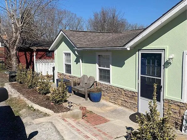 120 Snapp St, Sevierville, TN 37862