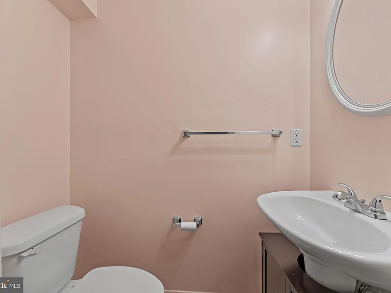 702 Anoosh Ct — Photo 7