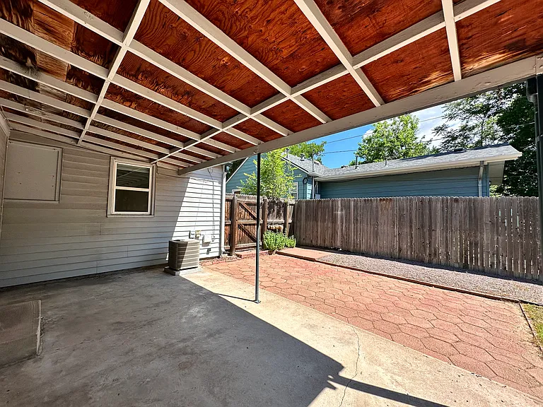 2633 S Race St — Photo 4