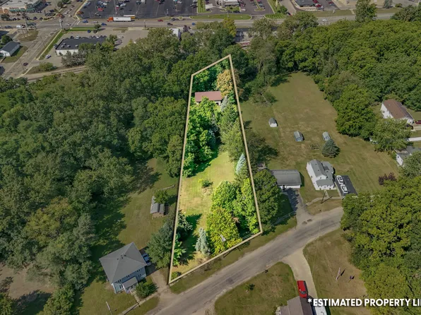 32 McClellan St, Hillsdale, MI 49242