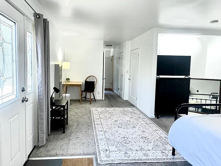 810 Miller Ave — Photo 10