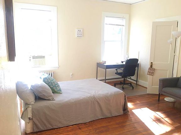 5th image of 186 Waterman St APT 4