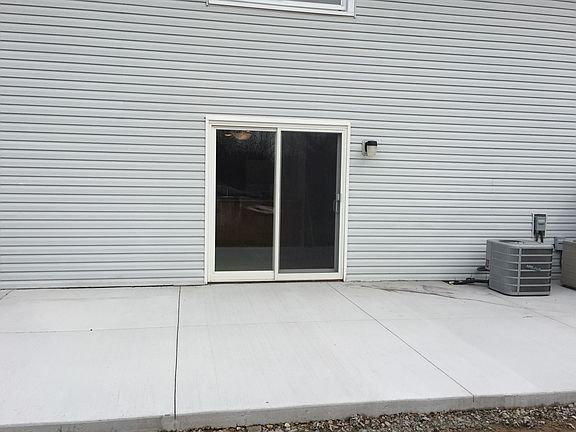 4th image of 355 Oak Manor Ave NE