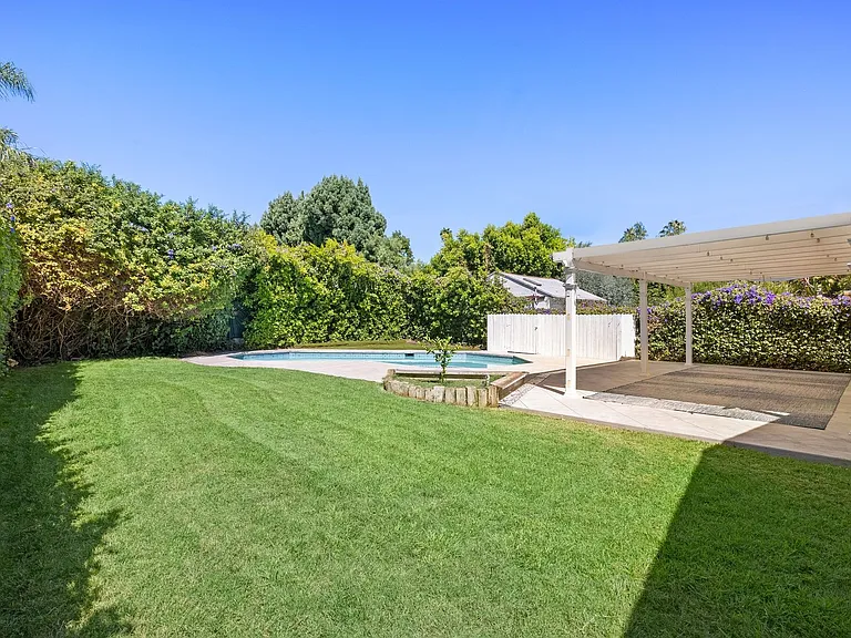 5237 Mecca Ave — Photo 18