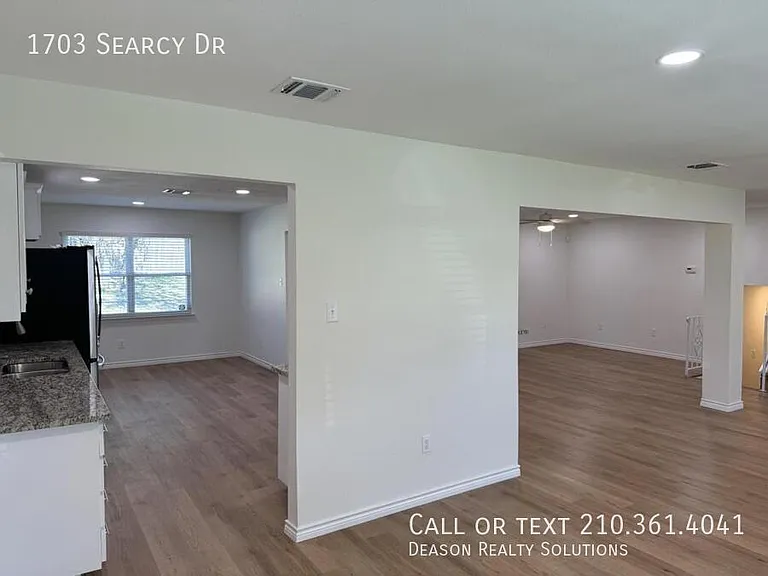 1703 Searcy Dr — Photo 6
