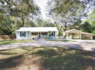 42 Curlie Seal Rd, Picayune, MS 39466