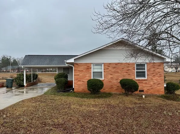 617 S Pine St, Seneca, SC 29678