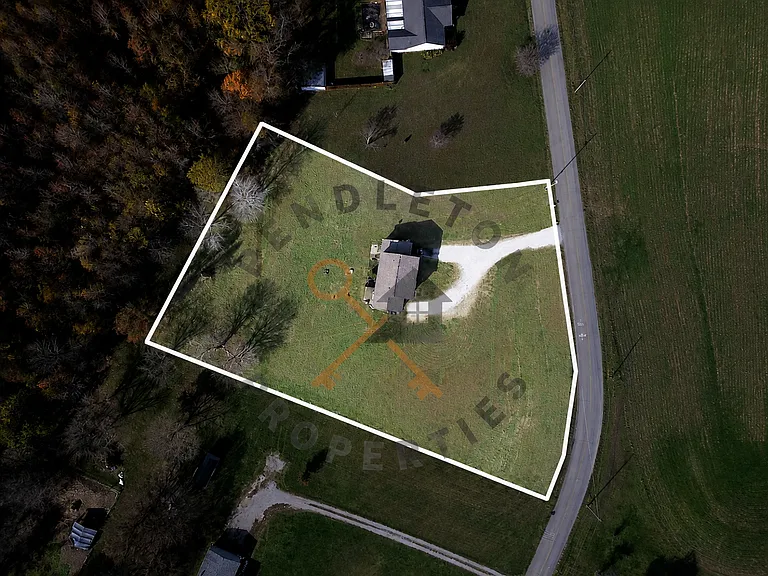 2401 Old Washington Rd — Photo 3