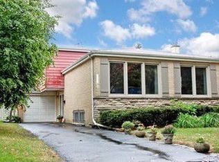 1704 Keeney St, Evanston, IL 60202
