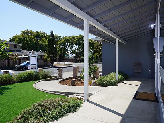4th image of 2789 Rebeiro Ave