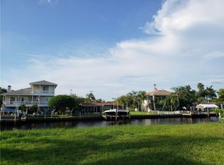 213 Manatee Ln, Tarpon Springs, FL 34689
