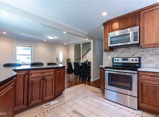 103 Lawncrest Rd, New Haven, CT 06515