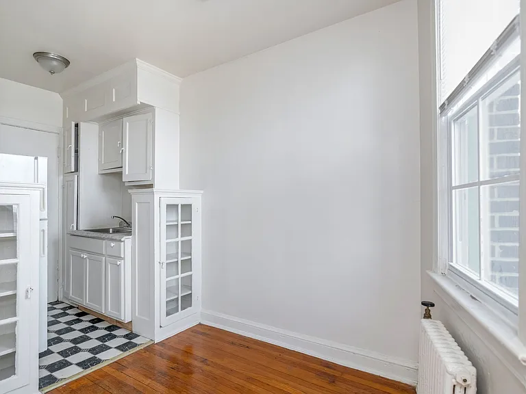 11 Nicholson St NW #210 — Photo 6