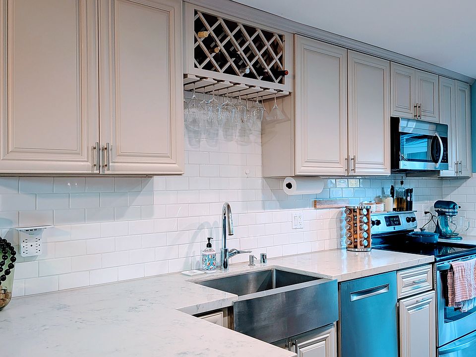 New kitchen, stainless steel appliances