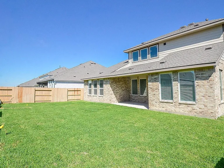 2708 Pine Bluff Dr — Photo 6