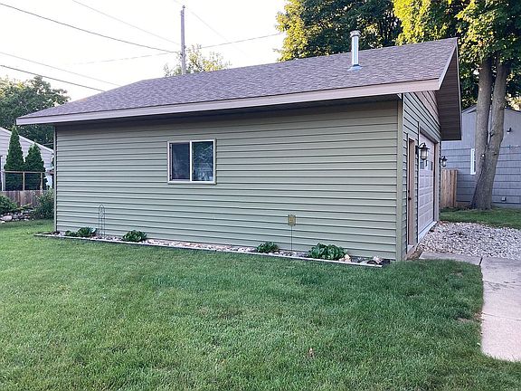 2nd image of W59N751 Highwood Dr