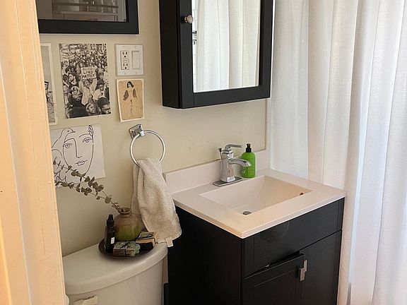 4th image of 3815-3819 N Greenview Ave #2WE