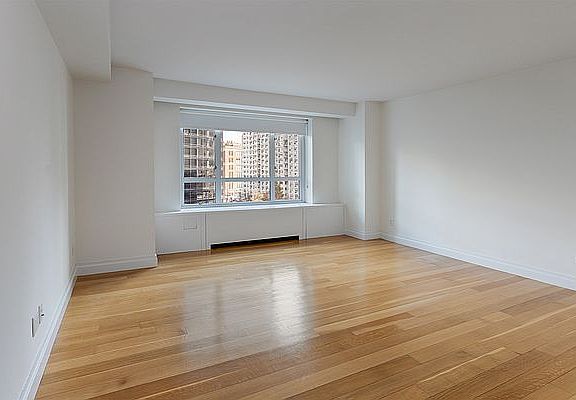 5th image of 200 E 66th St APT D0601