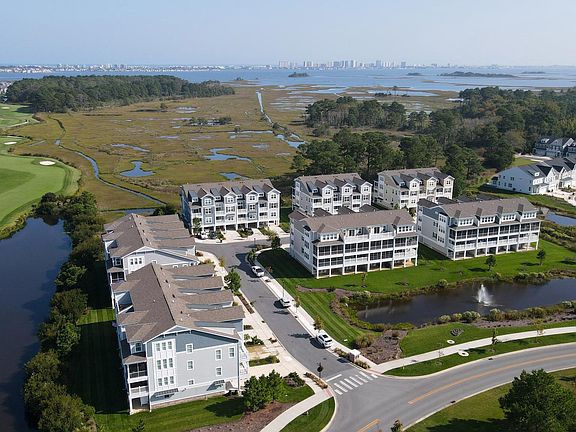 3rd image of 22015 Crestview Dr