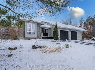 1545 Sherruby Way, Ottawa, ON K2W 1A9