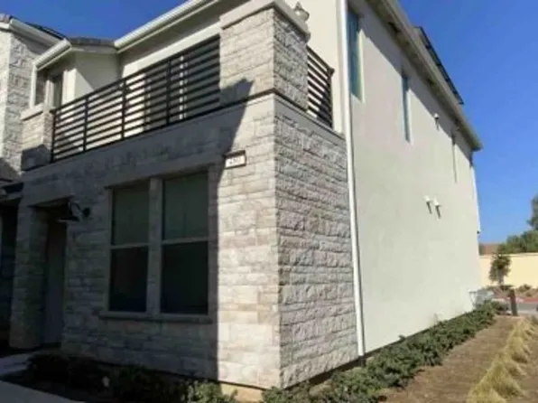 480 W Balsam Ln, Clovis, CA 93611