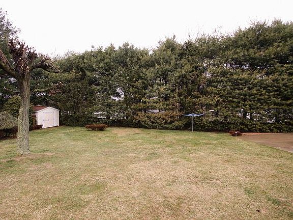 4th image of 1332 West Ct