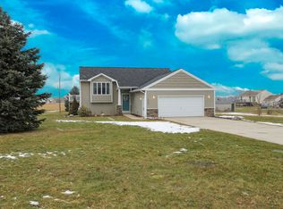 16299 Trent Ridge Dr, Cedar Springs, MI 49319