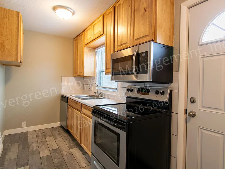 207 E Stuart St — Photo 6