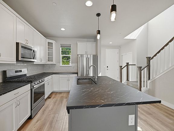 4th image of 8864 Yates Dr