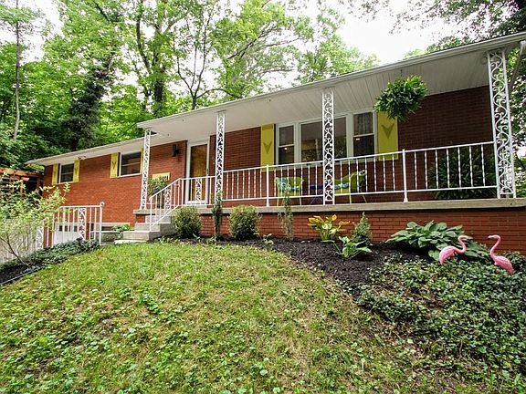 5th image of 301 Greenwood Dr