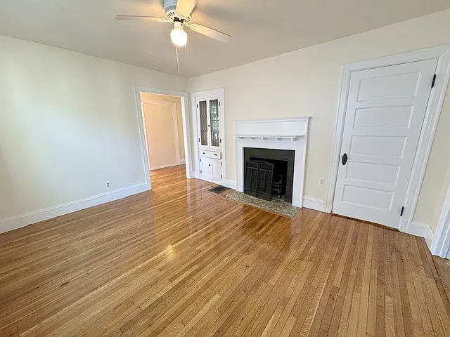 4 bed, 2200 sqft, $3,000 — Photo 4
