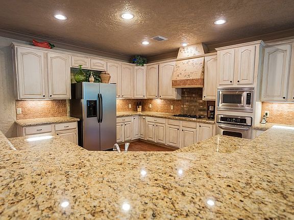 5th image of 11625 Princess Ann Ct