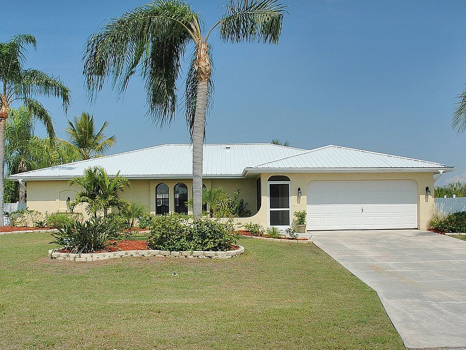 GULF ACCESS HOME W/LARGE DOCK